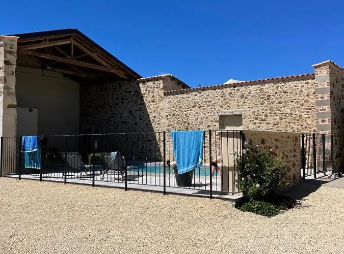 De La Foye - Le Lilas Hébergement de vacances Combrand